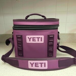 Yeti Hopper 8